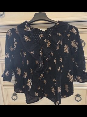 Like New Ultra Pink Women’s Black Floral Ruffle Blouse